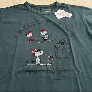 NWT American Eagle Peanuts Charlie Brown & Snoopy Winter T-Shirt (size Medium)